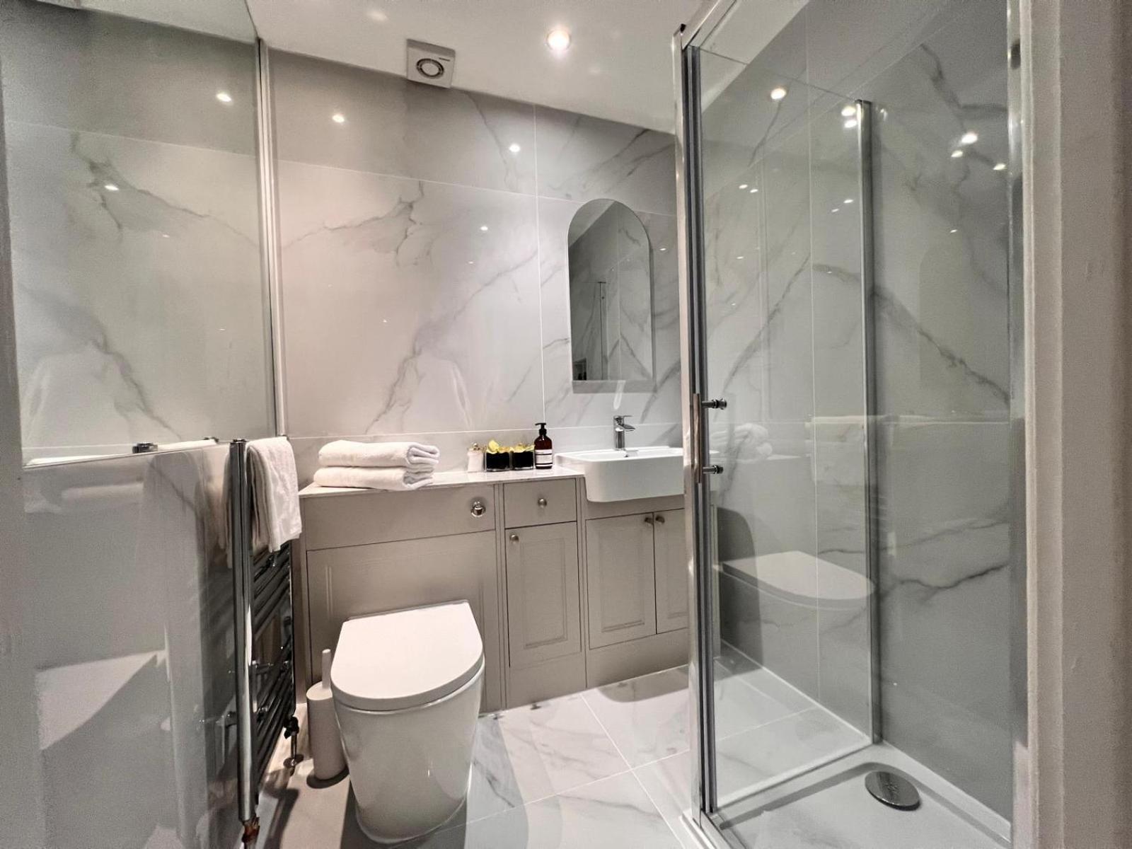 Elegant 1 Bedroom Flat Near Harrods Лондон Экстерьер фото