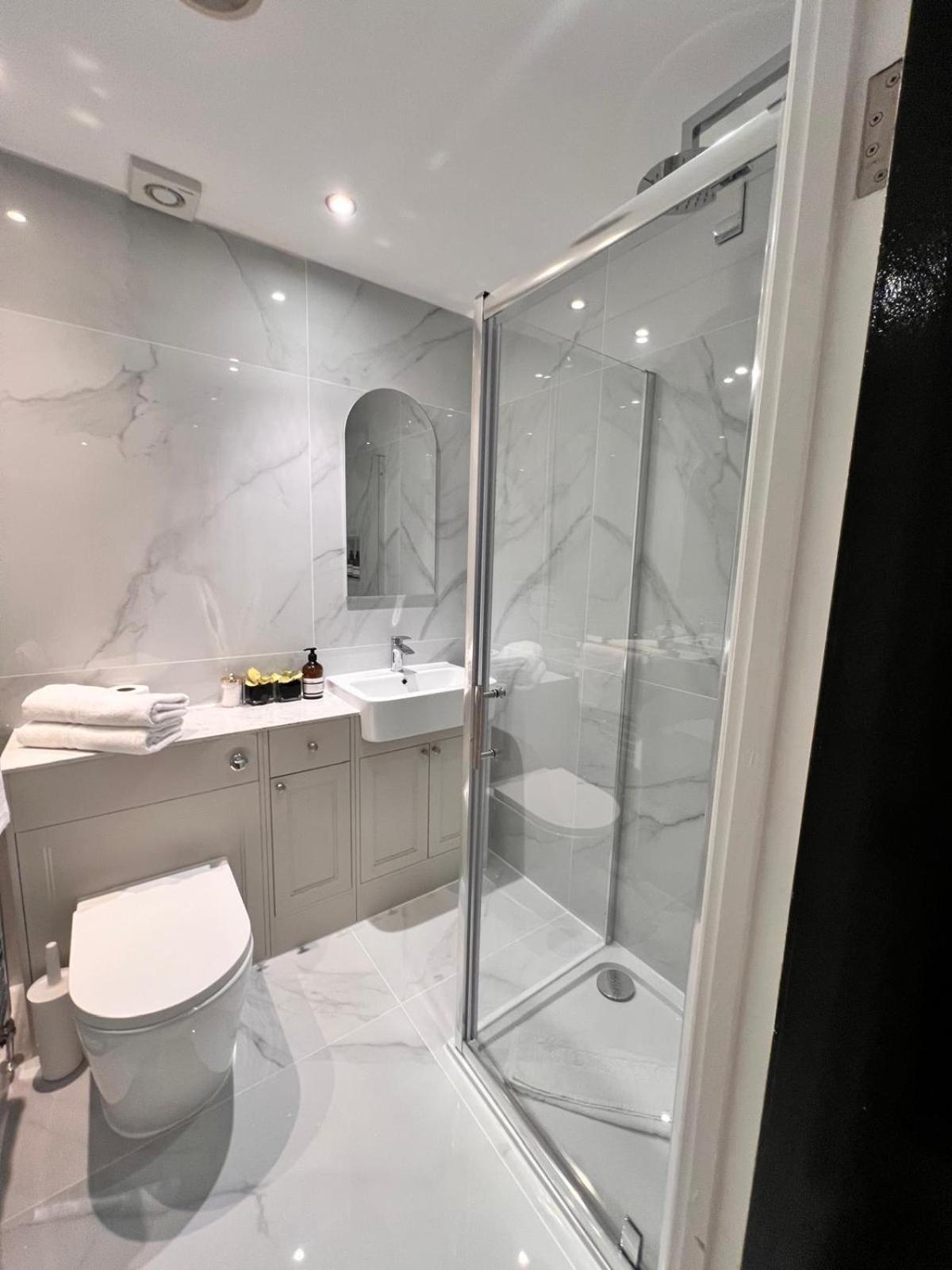 Elegant 1 Bedroom Flat Near Harrods Лондон Экстерьер фото